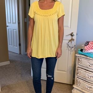 Juicy yellow top